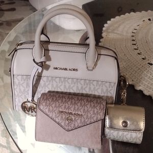 Michael Kors woman's bag and accessories
